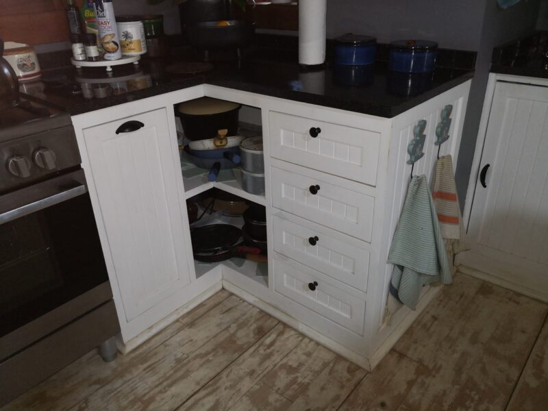 Floor Corner Unit  1300 & 1100mm  other corner 600 D